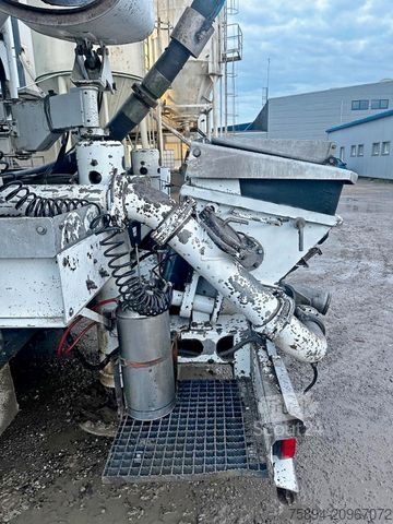 Beton pompası kamyonu MERCEDES-BENZ AROCS 13.240 * Betonpumpe + FUNK * 8x4 * TOP