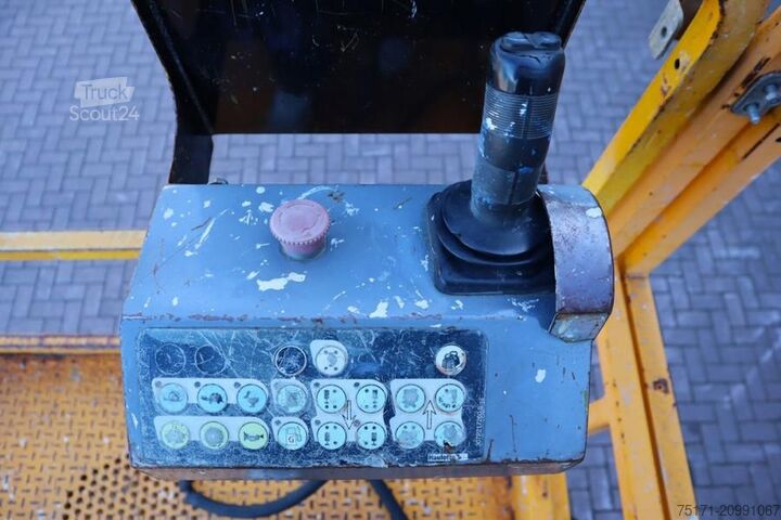 Ascensore a forbice Haulotte H15SXL Diesel, 4x4 Drive, 15m Working Height, 500k