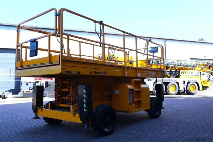 Ascensore a forbice Haulotte H15SXL Diesel, 4x4 Drive, 15m Working Height, 500k