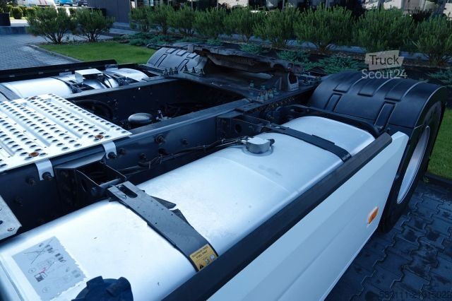 Standard tractor unit RENAULT T 520 / 13L / MAXISPACE / RETARDER / SALONKA