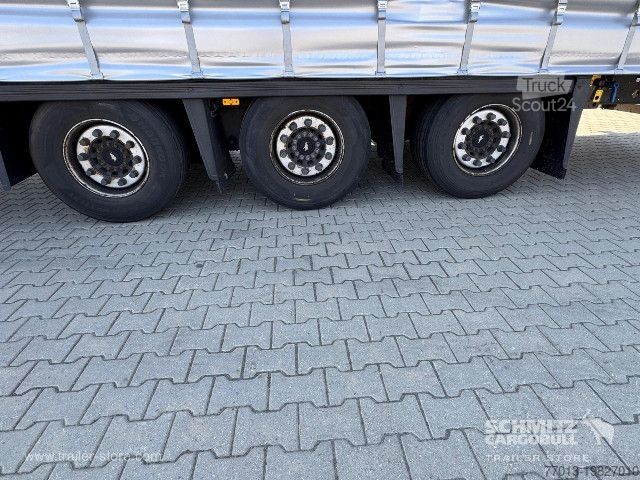 Nyitott ponyvás félpótkocsi Schmitz Cargobull Curtainsider Mega