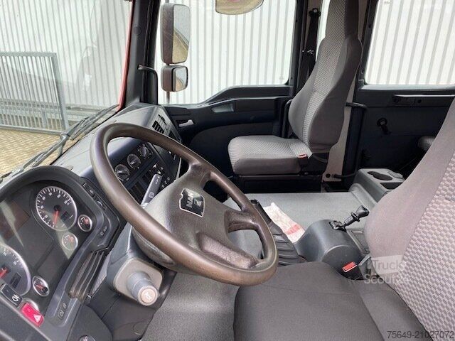 Vrachtwagen met bakwagen MAN TGM 18.280 4x2 BL Doka TGM 18.280 4x2 BL Doka