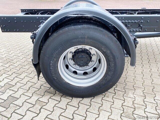 Vrachtwagen met bakwagen MAN TGM 18.280 4x2 BL Doka TGM 18.280 4x2 BL Doka