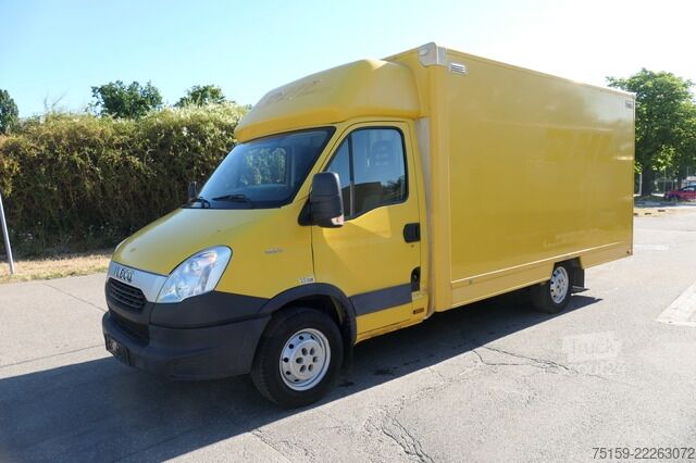 Vrachtwagen met bakwagen iveco Daily 35 S11 C30C AUTOMATIK KAMERA Regale LUFT DURCHGANG EURO-5 CoC