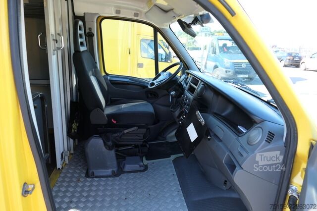 Vrachtwagen met bakwagen iveco Daily 35 S11 C30C AUTOMATIK KAMERA Regale LUFT DURCHGANG EURO-5 CoC
