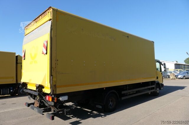 Vrachtwagen met bakwagen man TGL 12.250