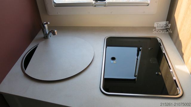 Semi-integrated camper ROLLER TEAM Kronos 266 TL, Queensbett, Hubbett, Raumbad, 5 P