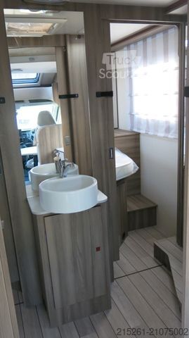 Semi-integrated camper ROLLER TEAM Kronos 266 TL, Queensbett, Hubbett, Raumbad, 5 P