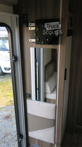 Semi-integrated camper ROLLER TEAM Kronos 266 TL, Queensbett, Hubbett, Raumbad, 5 P