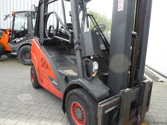 Фронтальний навантажувач вилковий Linde H30D-01