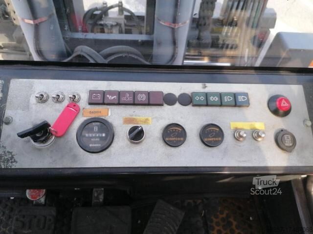 Chariot élévateur frontal Mora M180C