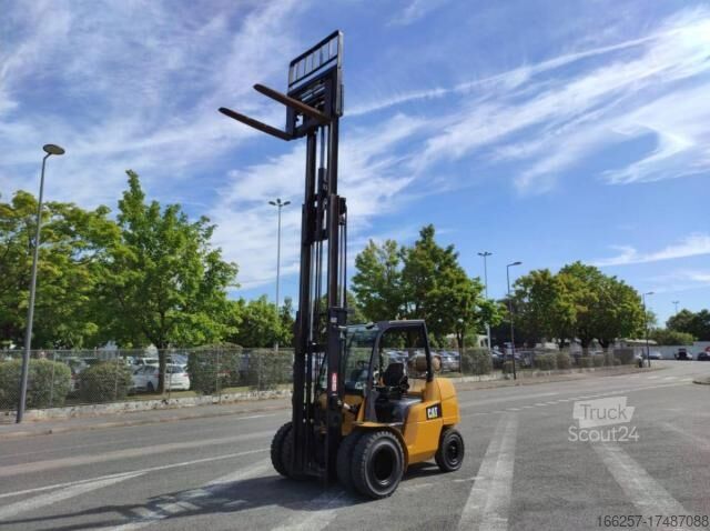Front loader forklift Caterpillar GP40N