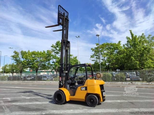 Front loader forklift Caterpillar GP40N