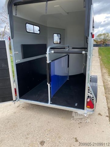 Remolque de transporte de caballos CHEVAL LIBERTE Touring Jumping