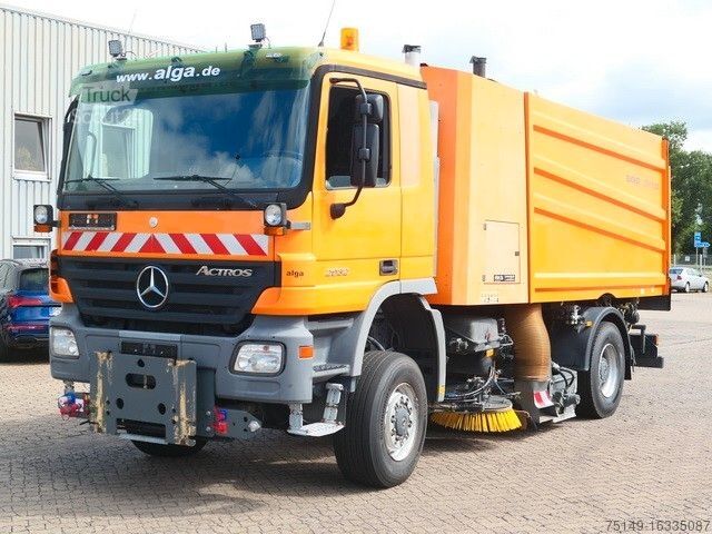 Kehrmaschine MERCEDES-BENZ 2032 A Actros 4x4, Bucher STKF 9500, Airport, AC
