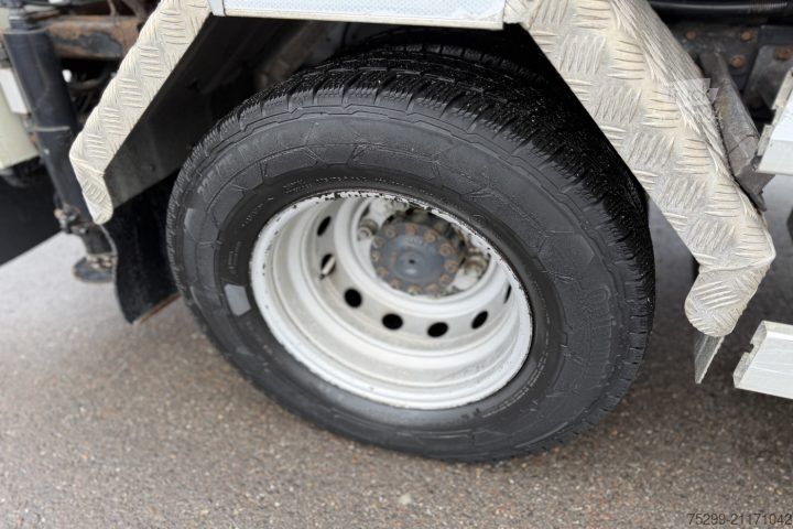 Furgone ribaltabile Iveco 70C17 Kommunal + Schneepflug / Swiss-Vehicle