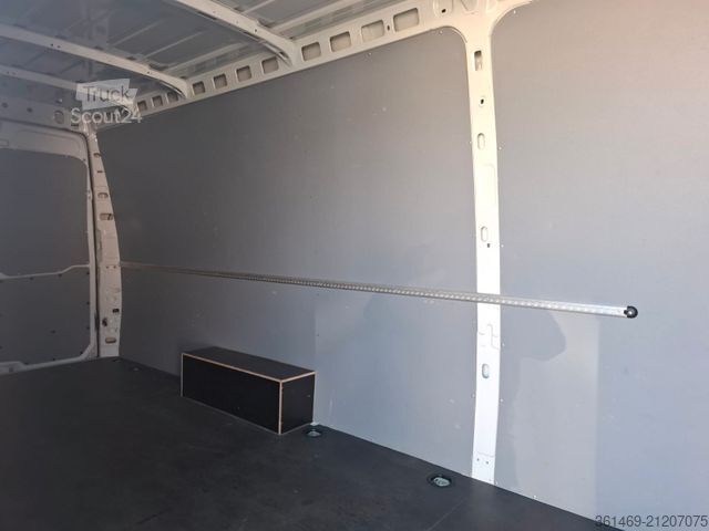 Dodávka s vysokou střechou IVECO 35-160V/P, Luftfed., KLima, HiMatic, DAB,.