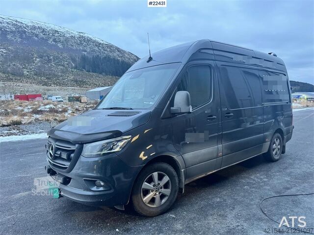 Stasjonsvogn med høyt tak Mercedes-Benz Sprinter 319 Van – Shelving – 2 Sets of Tires – 1