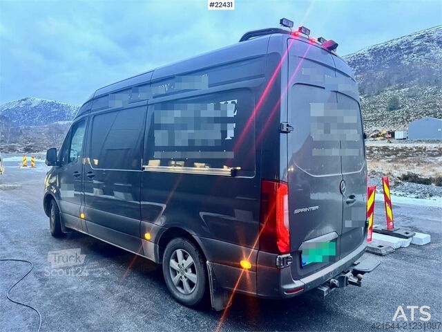 Stasjonsvogn med høyt tak Mercedes-Benz Sprinter 319 Van – Shelving – 2 Sets of Tires – 1