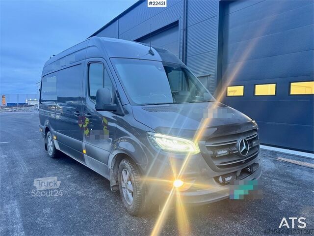 Stasjonsvogn med høyt tak Mercedes-Benz Sprinter 319 Van – Shelving – 2 Sets of Tires – 1
