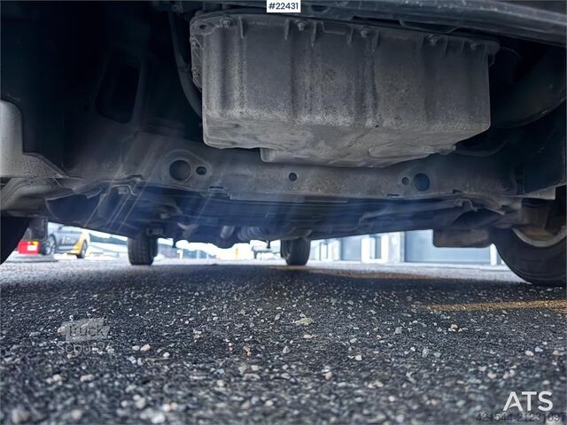 Stasjonsvogn med høyt tak Mercedes-Benz Sprinter 319 Van – Shelving – 2 Sets of Tires – 1