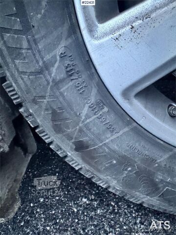 Stasjonsvogn med høyt tak Mercedes-Benz Sprinter 319 Van – Shelving – 2 Sets of Tires – 1