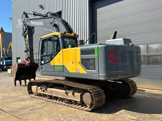 Crawler excavator Volvo EC220EL