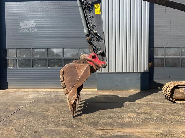 Crawler excavator Volvo EC220EL