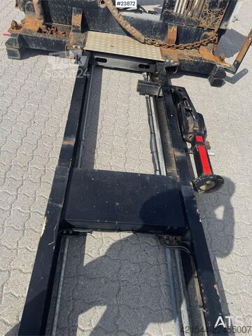 Hammar 140B Sideloader – Um braço de elevação substituído em 2021 Hammar 140B Sideloader – One Lifting Arm Replaced in 2021
