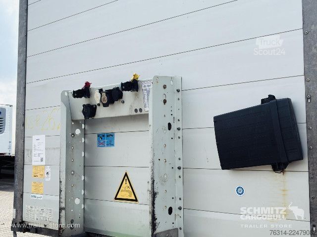 Atvērta puspiekabe ar tentu Schmitz Cargobull Curtainsider Mega Getränke