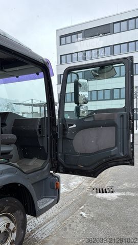 Camion de boissons MAN TGL 12.240 4X2BL E3 BLATT LUFT LADEBORDWAND ABS