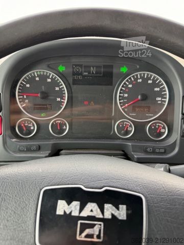 Camion de boissons MAN TGL 12.240 4X2BL E3 BLATT LUFT LADEBORDWAND ABS