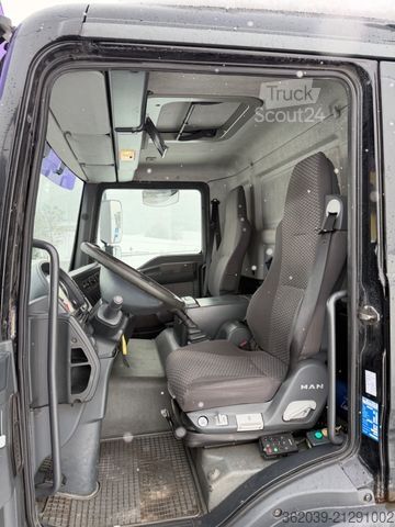 Camion de boissons MAN TGL 12.240 4X2BL E3 BLATT LUFT LADEBORDWAND ABS