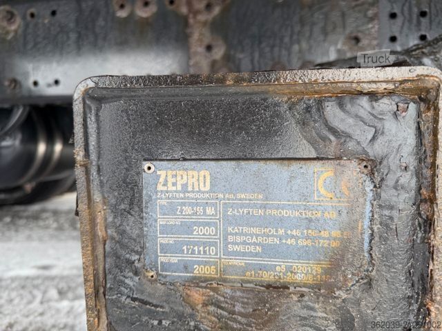 Camion de boissons MAN TGL 12.240 4X2BL E3 BLATT LUFT LADEBORDWAND ABS