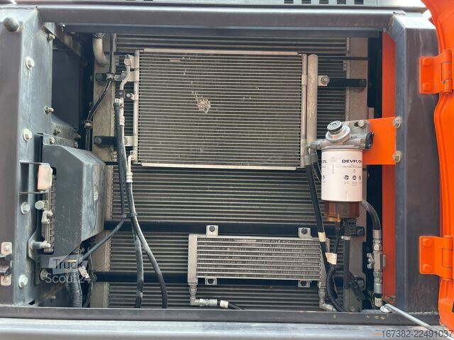 Lánctalpas kotrógép Doosan DX255LC-5