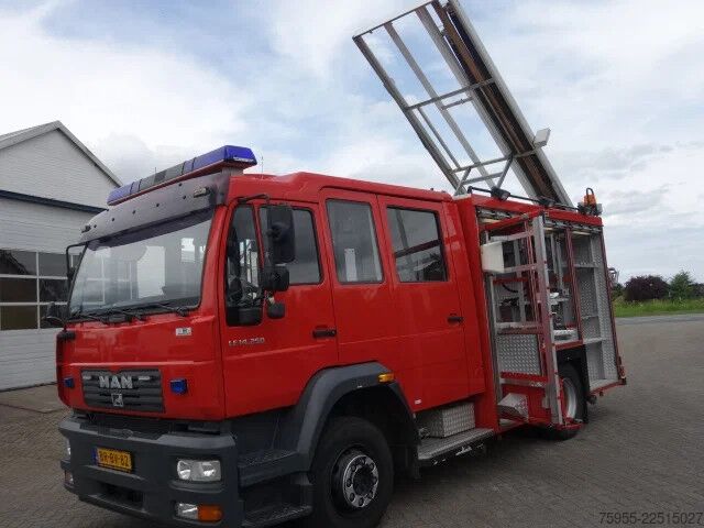 Camión de bomberos MAN L79 14-250 man bomberos truck