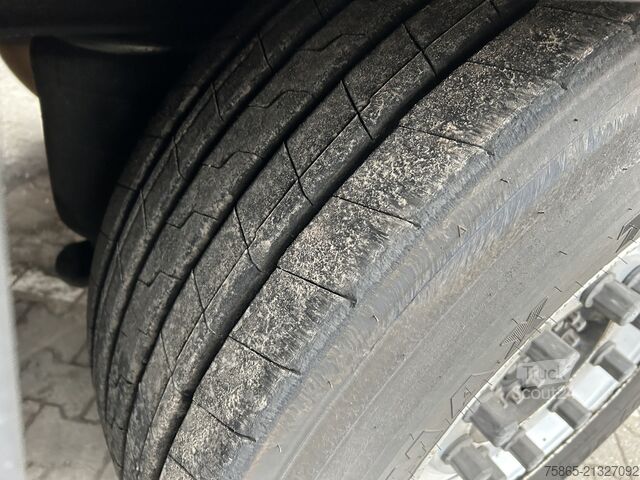 Valiză Schmitz Cargobull SCB S3B / Box / 2x Lift axle / Disk Brakes / AP...