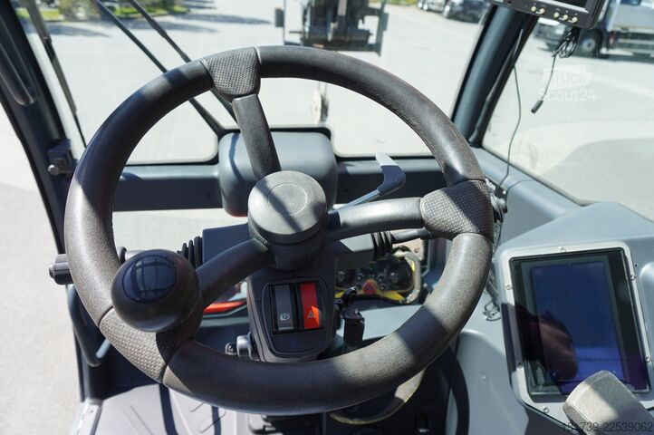 Chargeur télescopique MAGNI RTH 5.26 telescopic loader / Range 26 m