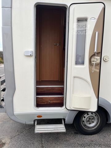 Teilintegriertes Wohnmobil Euramobil Terrestra 530 MS