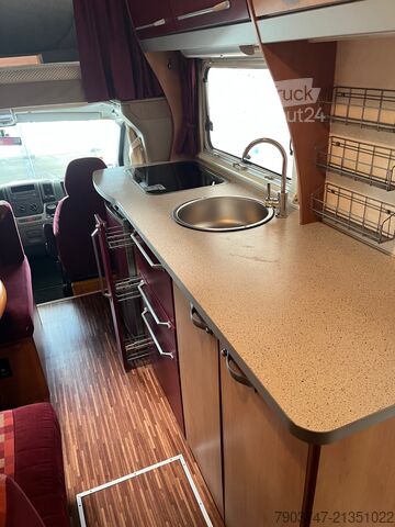 Teilintegriertes Wohnmobil Euramobil Terrestra 530 MS