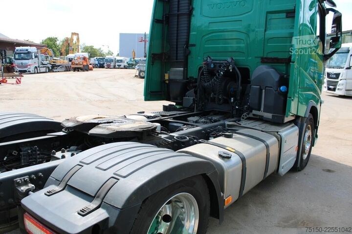 Volumen SZM VOLVO FH 500 4x2 LL GlobeXL RETARDER 2 x Tank Nr.: 126
