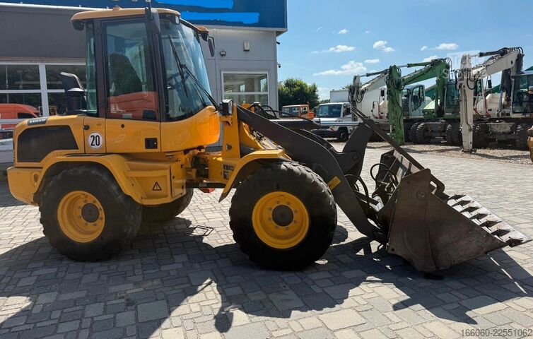 Chargeuse sur pneus VOLVO L35G