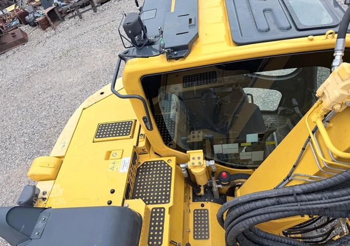 Excavatrice à chaînes KOMATSU PC138US-11
