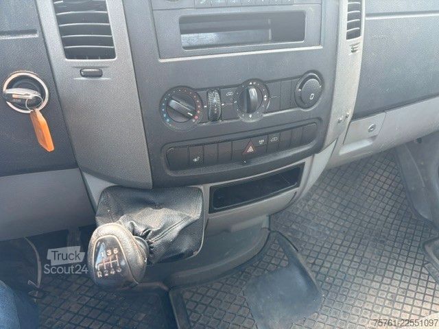 Fourgon pick-up MERCEDES-BENZ Sprinter 313 CDI Pritsche Kran