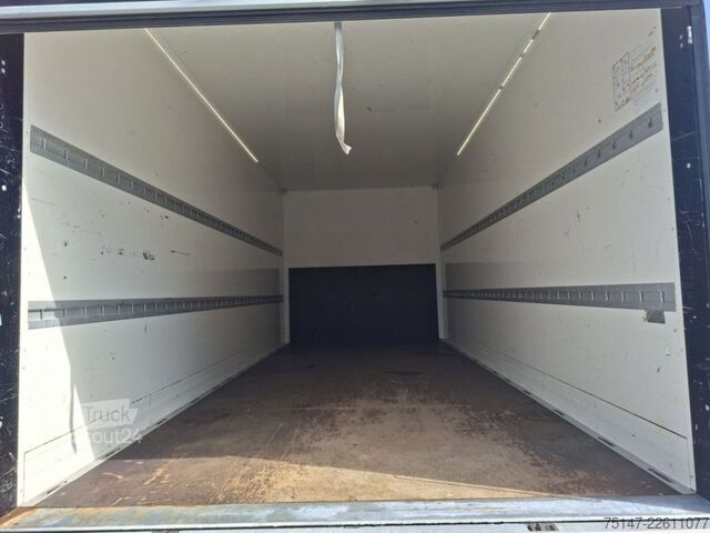 Furgoneta caja FUSO Canter 7C18 3-Sitzer Klima Koffer Ladebordwand