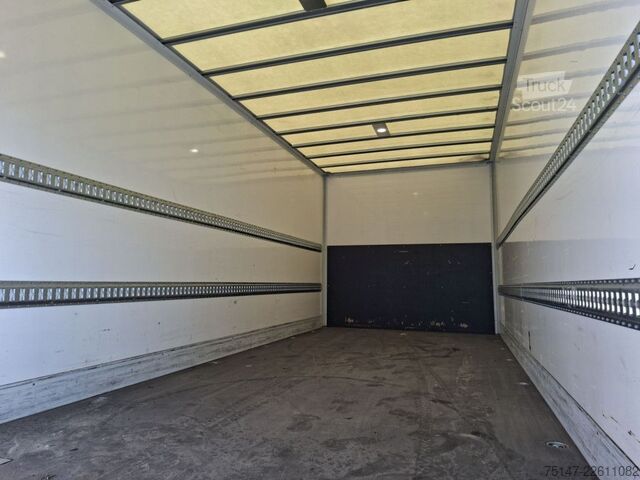 Furgoneta caja FUSO Canter 7C18 3-Sitzer Klima Koffer Ladebordwand