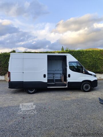 Carrinha de caixa fechada IVECO Daily 35S 15