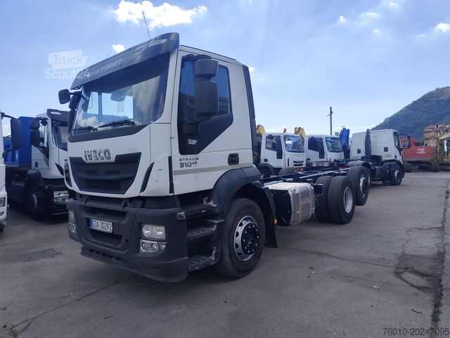 Autobasculantă cu trei laturi Iveco Stralis AD260S31