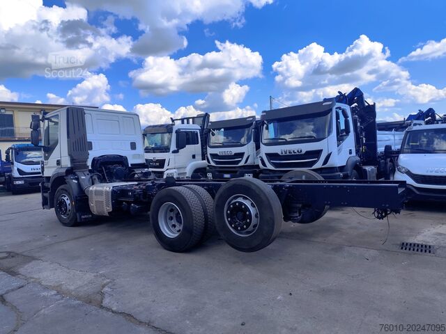 Volquete trilateral Iveco Stralis AD260S31