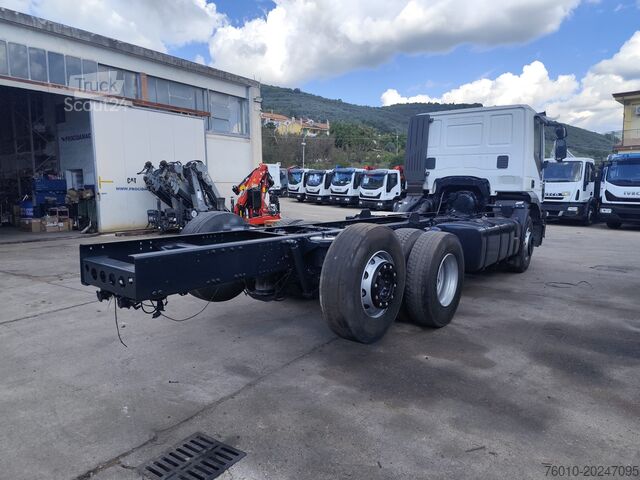 Volquete trilateral Iveco Stralis AD260S31